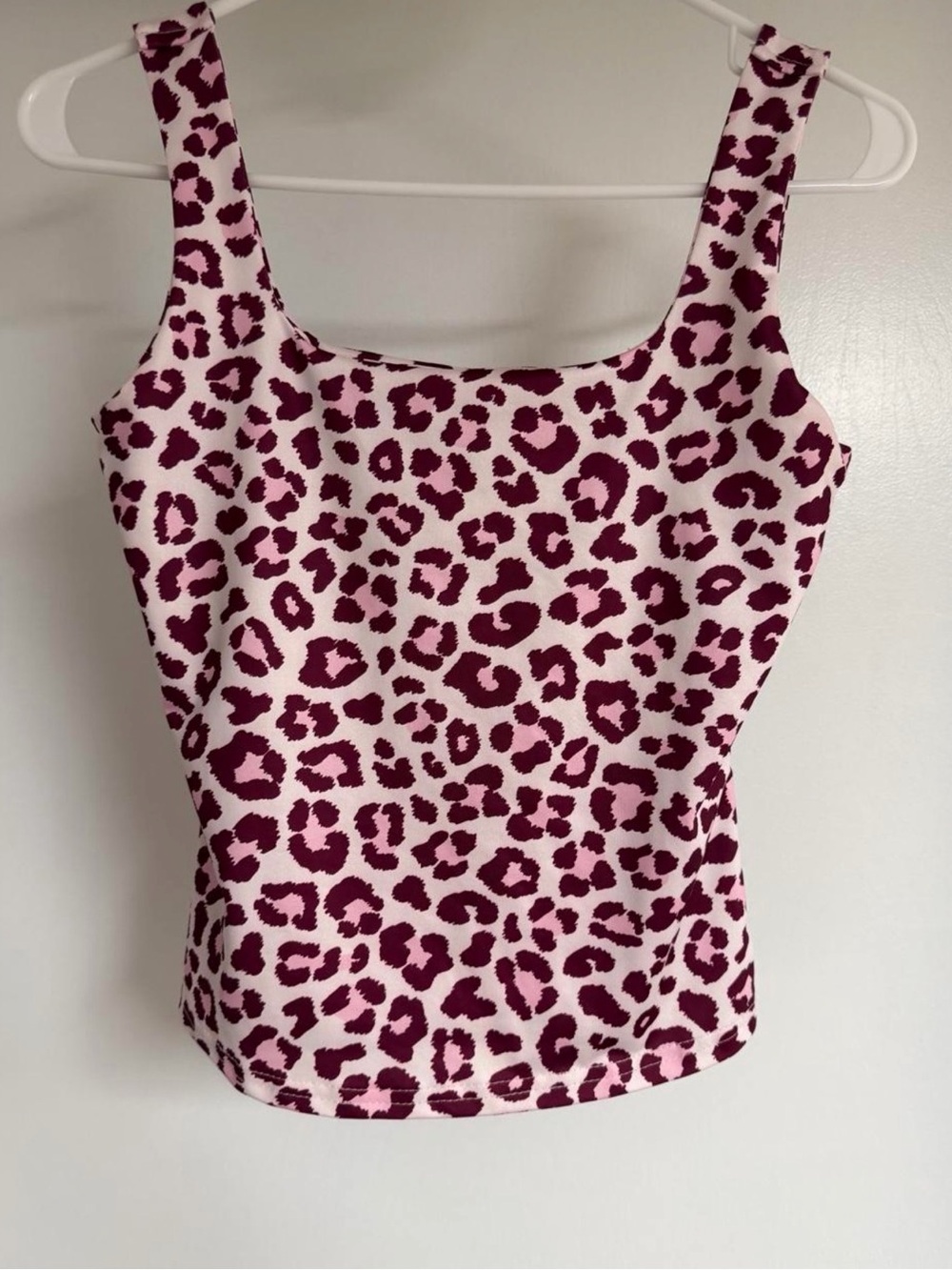 Womenâs Pink Leopard Print Square Neck Tank Top